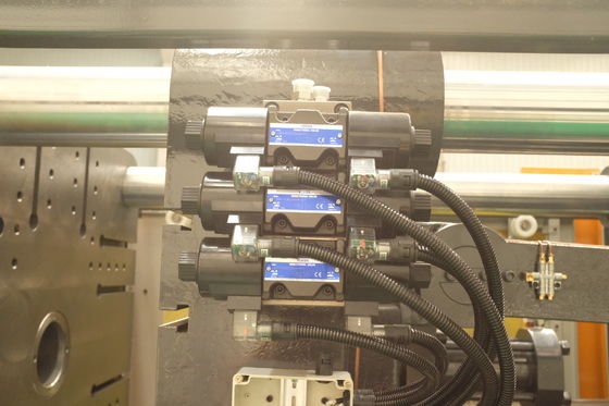 OUCO Injection Moulding Machines 800T Production Of Garbage Cans Support Customized